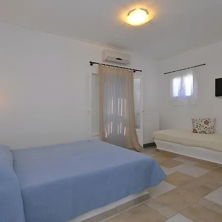 Degaetas Resort Antiparos Room photo